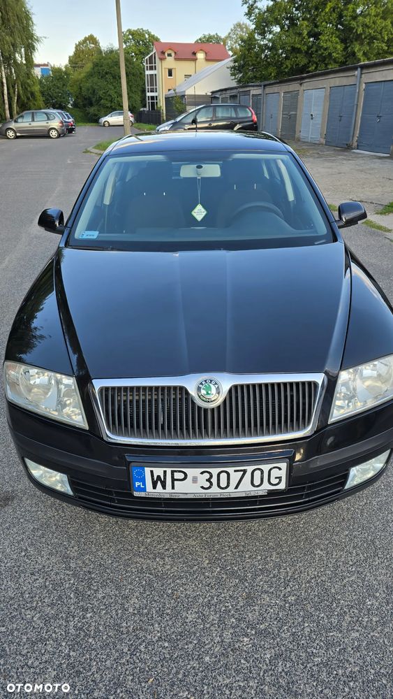 Skoda Octavia 1.6 Ambiente - 3