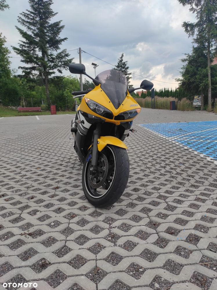 Yamaha YZF - 4