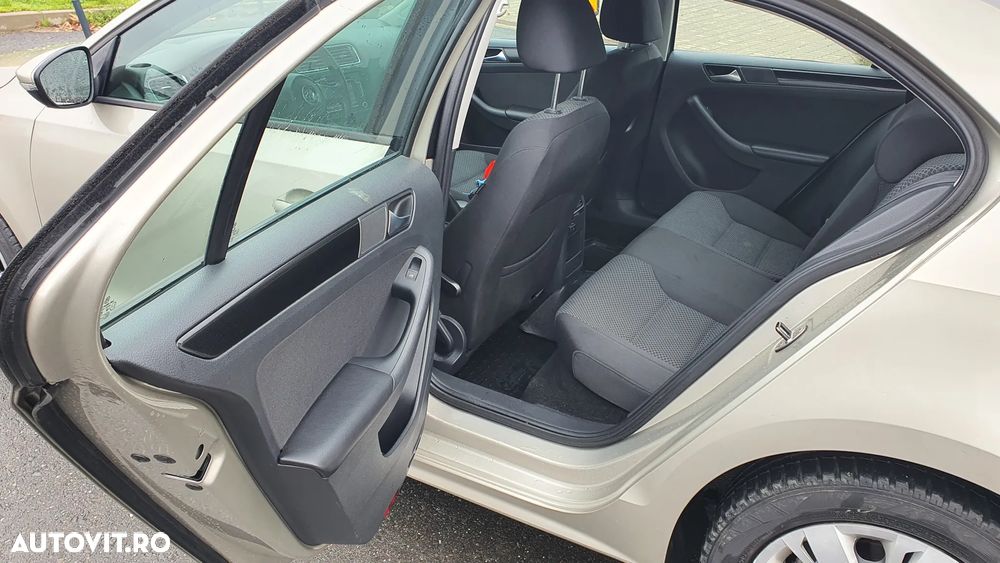 Volkswagen Jetta 1.6 TDI CR DPF Comfortline - 12