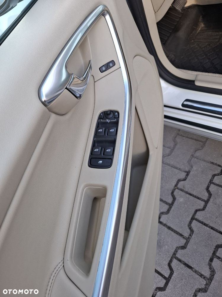 Volvo V60 D4 Drive-E Momentum - 20