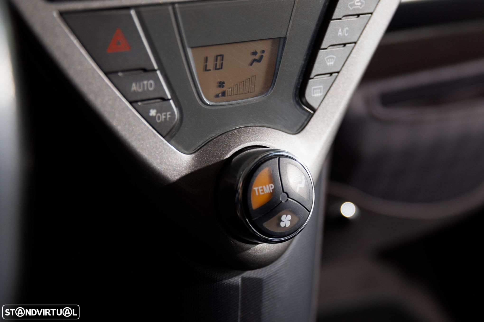 Toyota iQ 1.0 VVT-i - 15