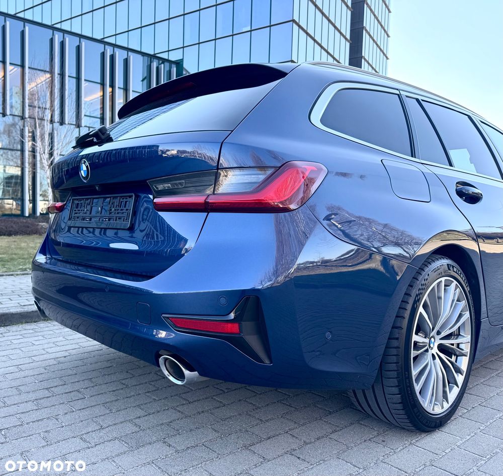 BMW Seria 3 330d xDrive MHEV Luxury Line - 11