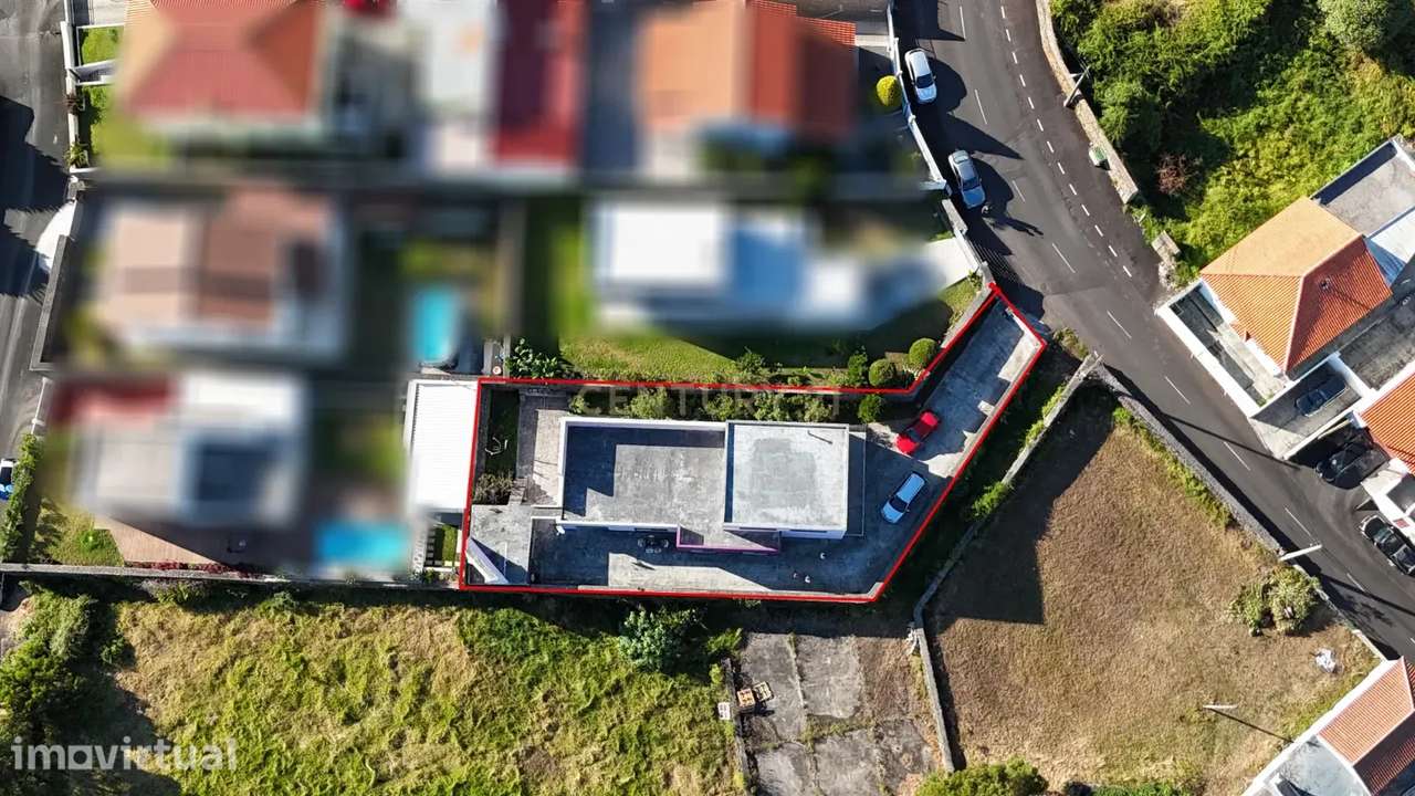 Moradia T3 em São Bartolomeu - Ilha Terceira - Grande imagem: 3/33