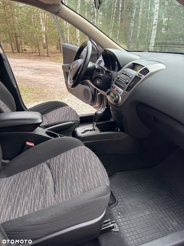 Kia Ceed - 13