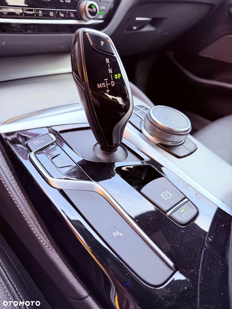 BMW Seria 5 530i GPF xDrive - 15