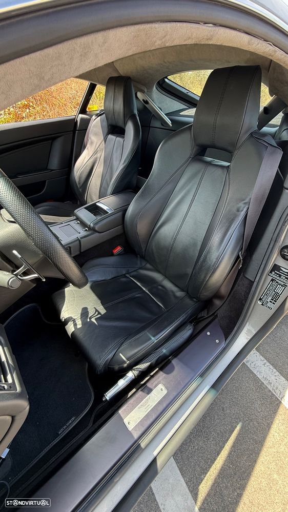 Aston Martin Vantage Coupe Sportshift - 15