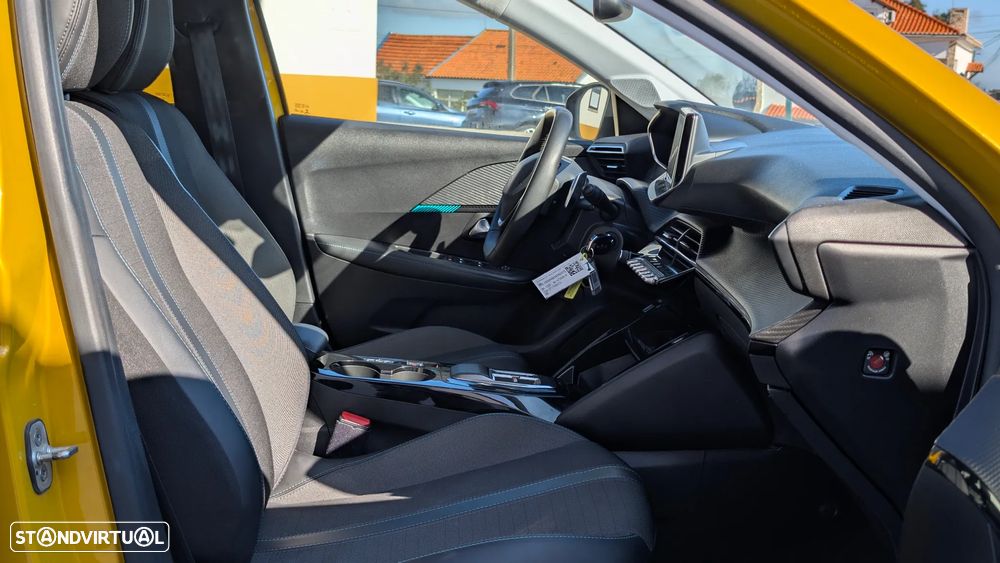 Peugeot 208 1.2 PureTech Allure EAT8 - 17