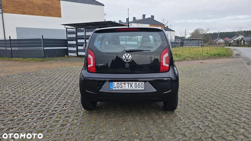 Volkswagen up! move - 5