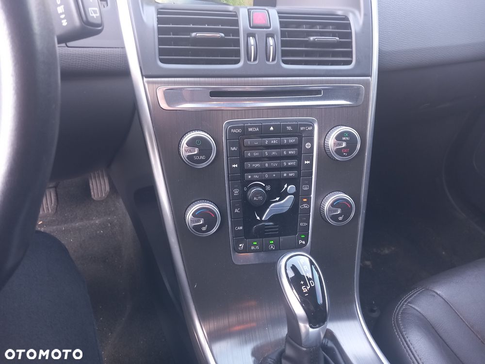 Volvo XC 60 T5 Geartronic Summum - 12