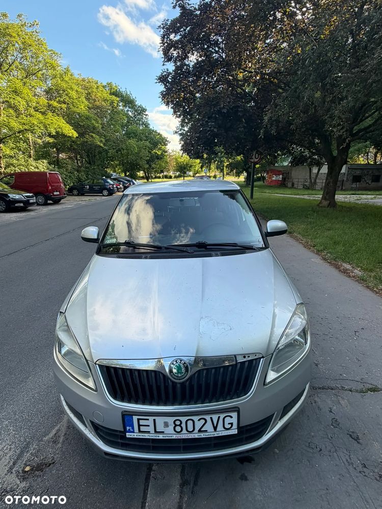 Skoda Fabia 2012 photo 4