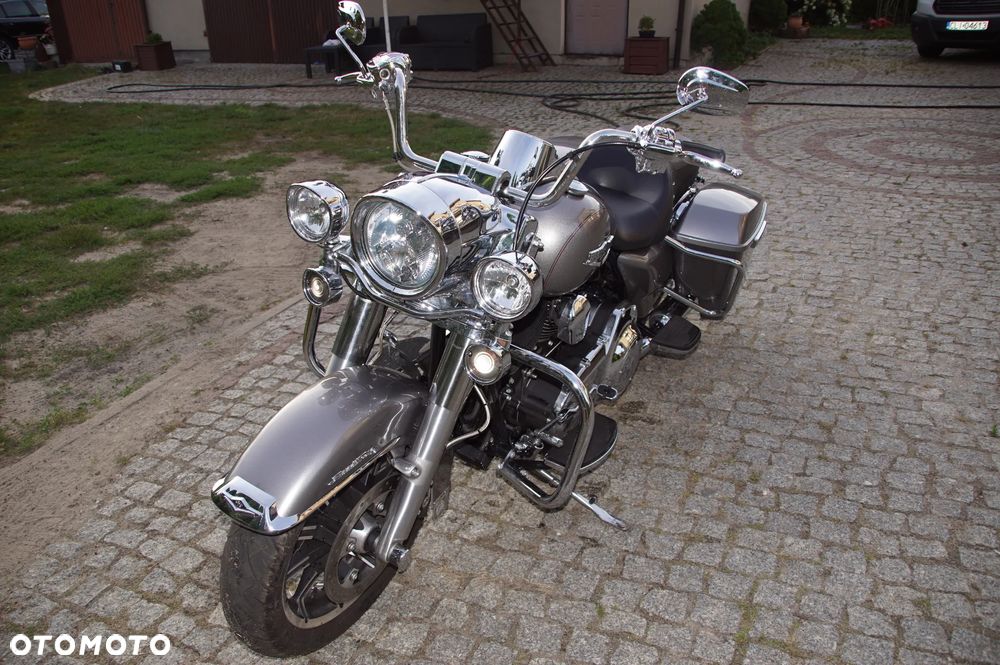 Harley-Davidson Touring Road King - 18