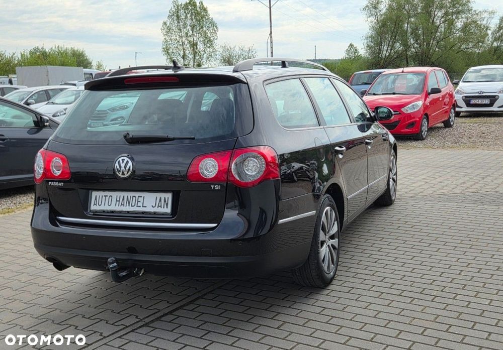 Volkswagen Passat - 4