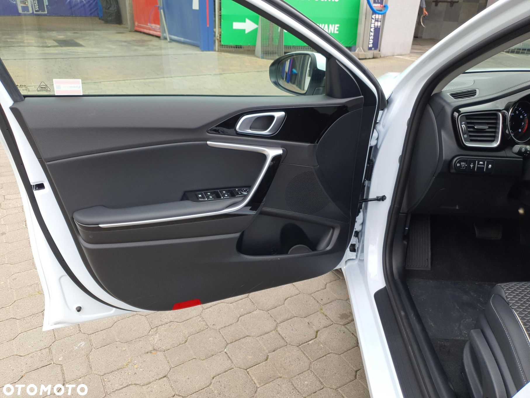 Kia Ceed - 9