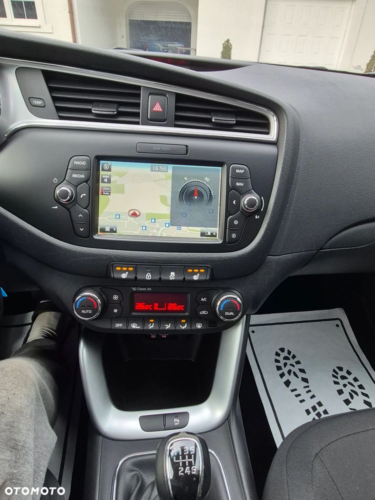 Kia Ceed 1.4 CVVT Dream Team Edition - 25