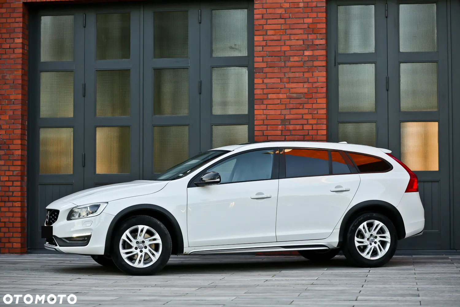 Volvo V60 Cross Country D4 Summum - 9