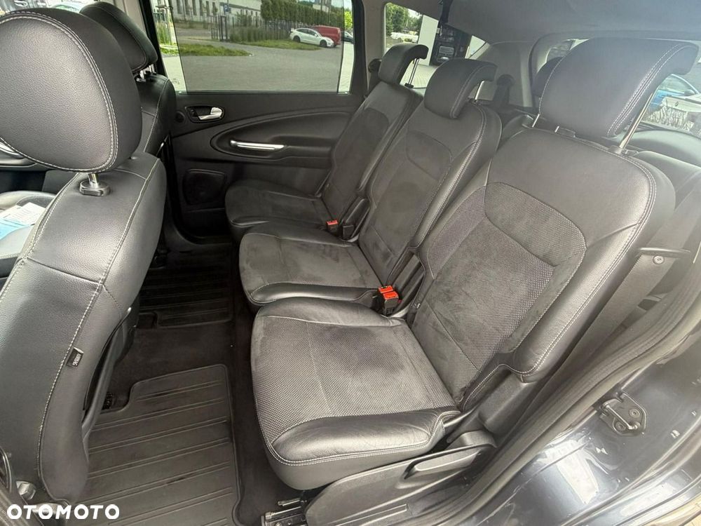 Ford S-Max - 25