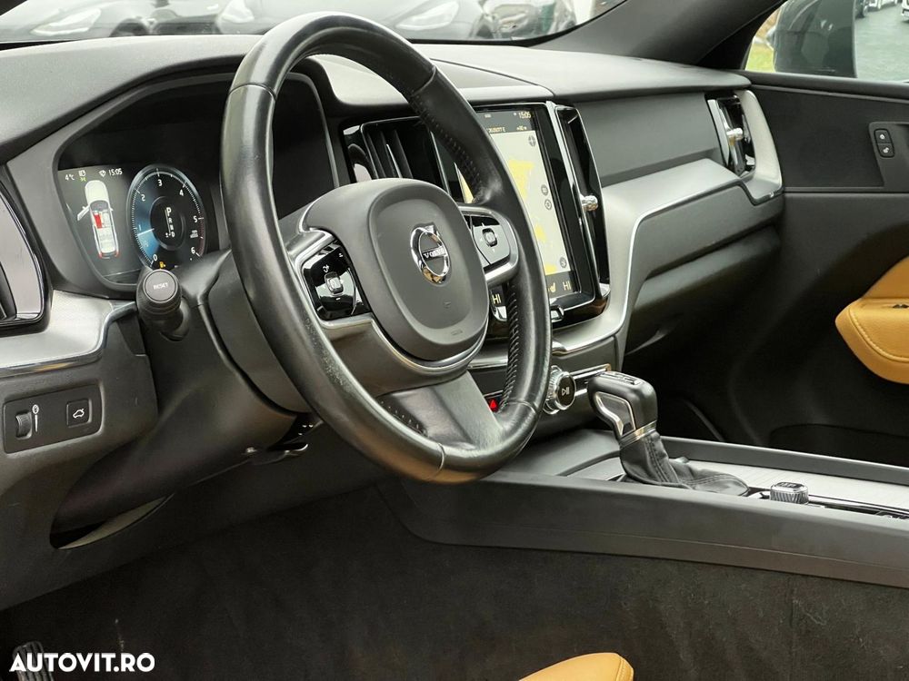 VOLVO XC60 2017 — imagine 41