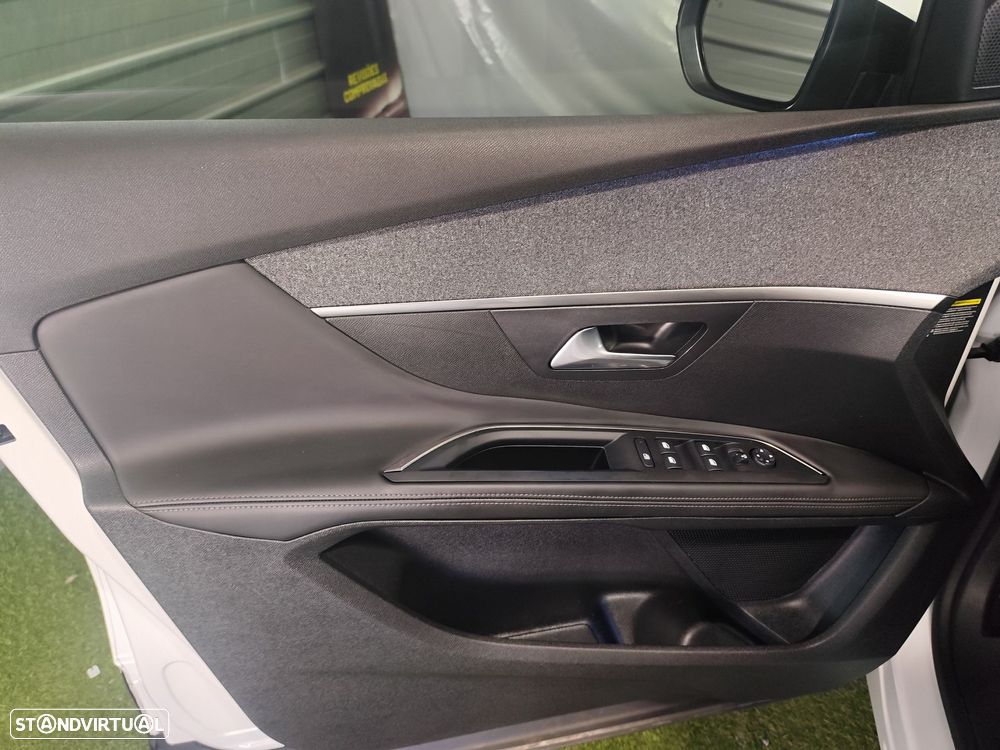 Peugeot 5008 1.2 PureTech Allure - 32