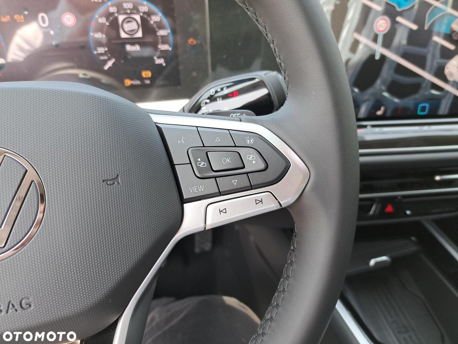 Volkswagen Passat 2.0 TDI SCR Elegance DSG - 19