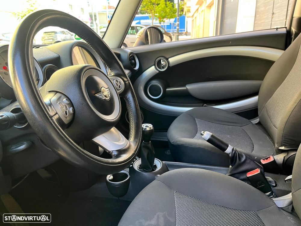 MINI 3 Portas Cooper D - 4