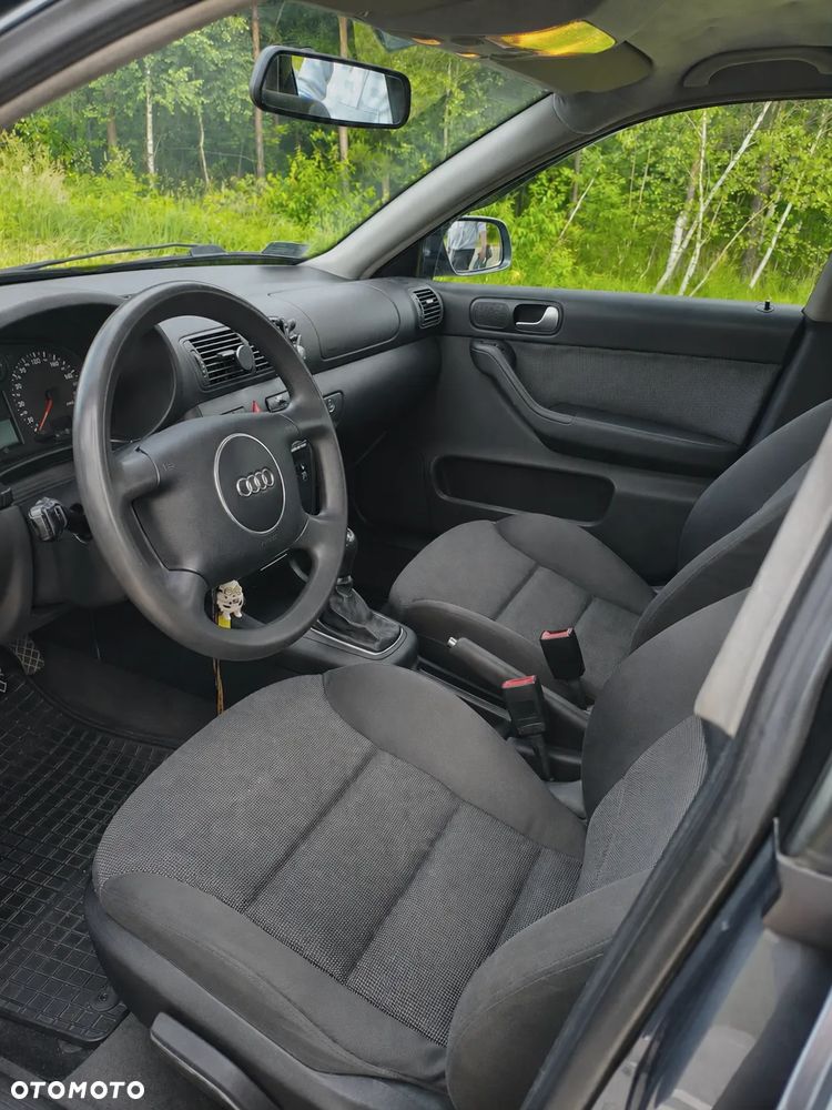 Audi A3 Sportback 1.6 Ambiente - 13