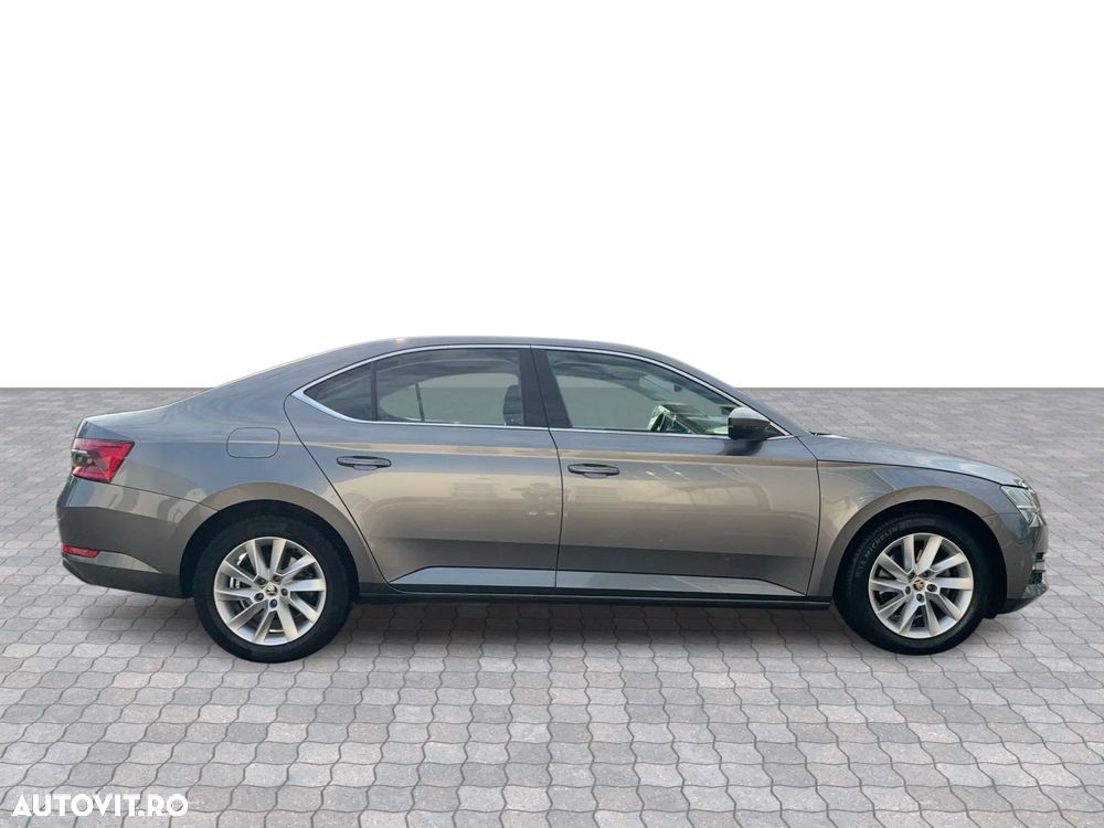 Skoda Superb 2.0 TDI DSG Ambition - 6