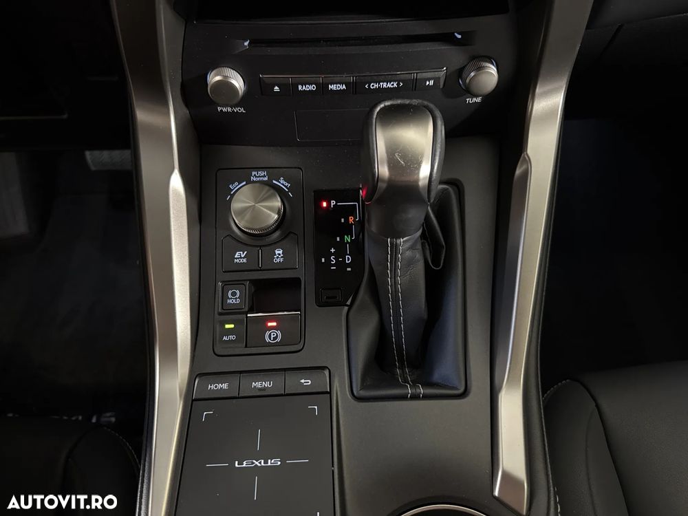 Lexus Seria NX 300h - 17