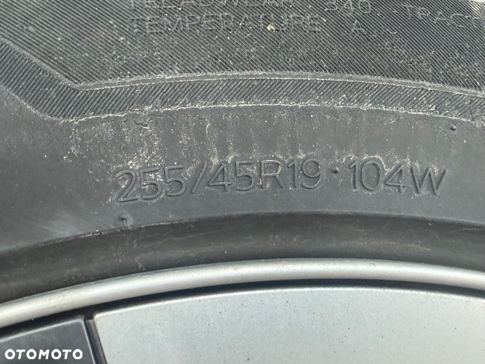 Tesla Model Y Long Range AWD - 5
