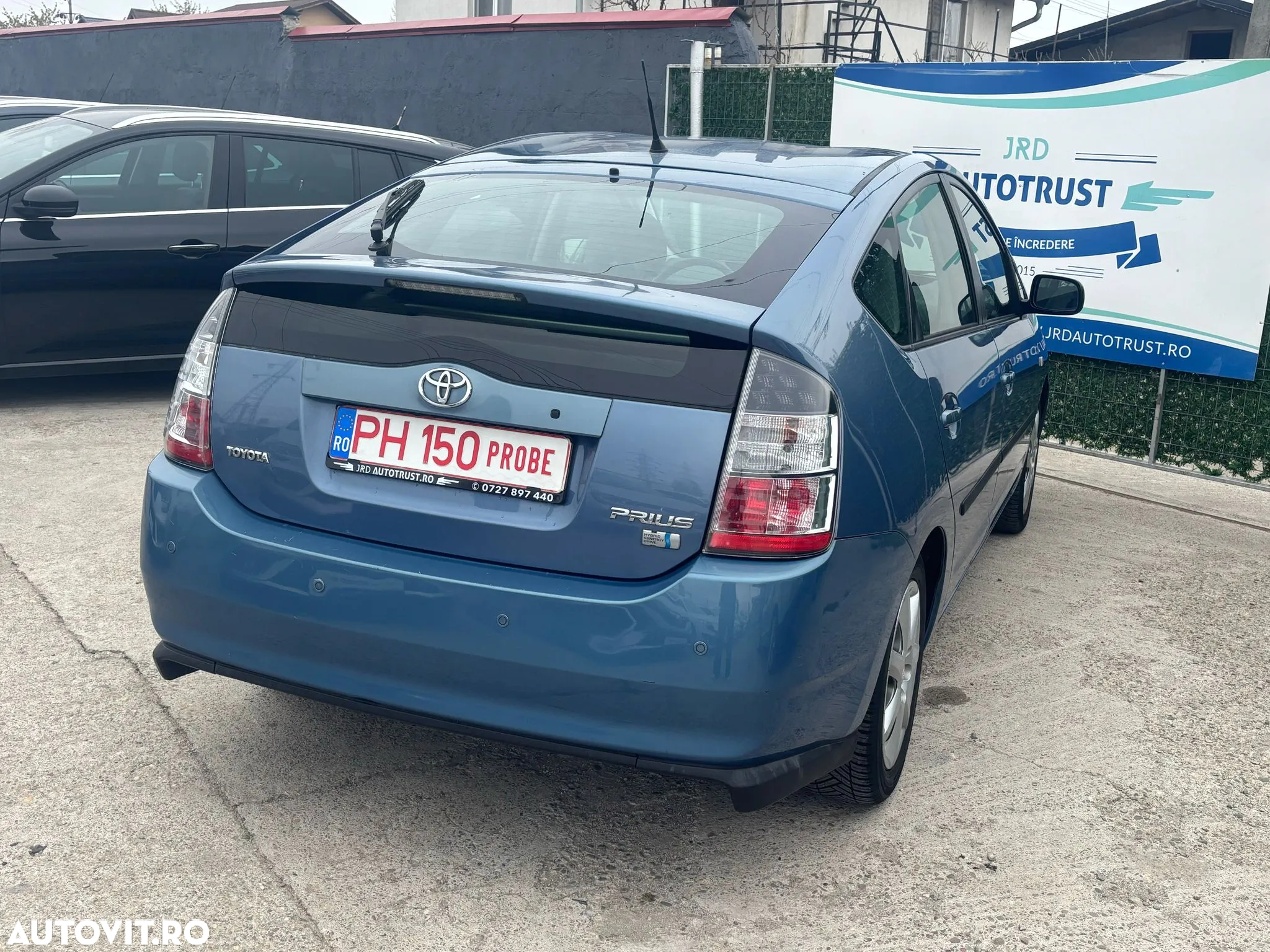 Toyota Prius (Hybrid) Luna - 3