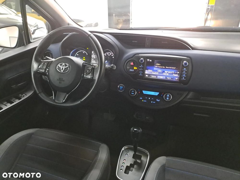 Toyota Yaris Hybrid 100 Selection Passion - 20