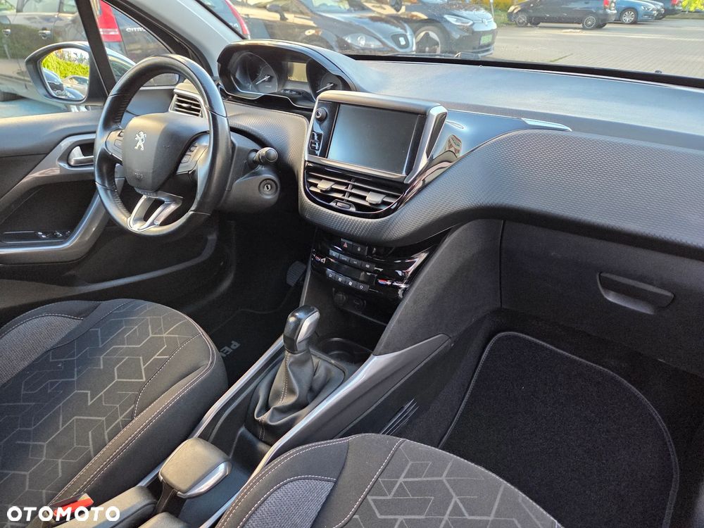 Peugeot 2008 1.2 Pure Tech Style - 10