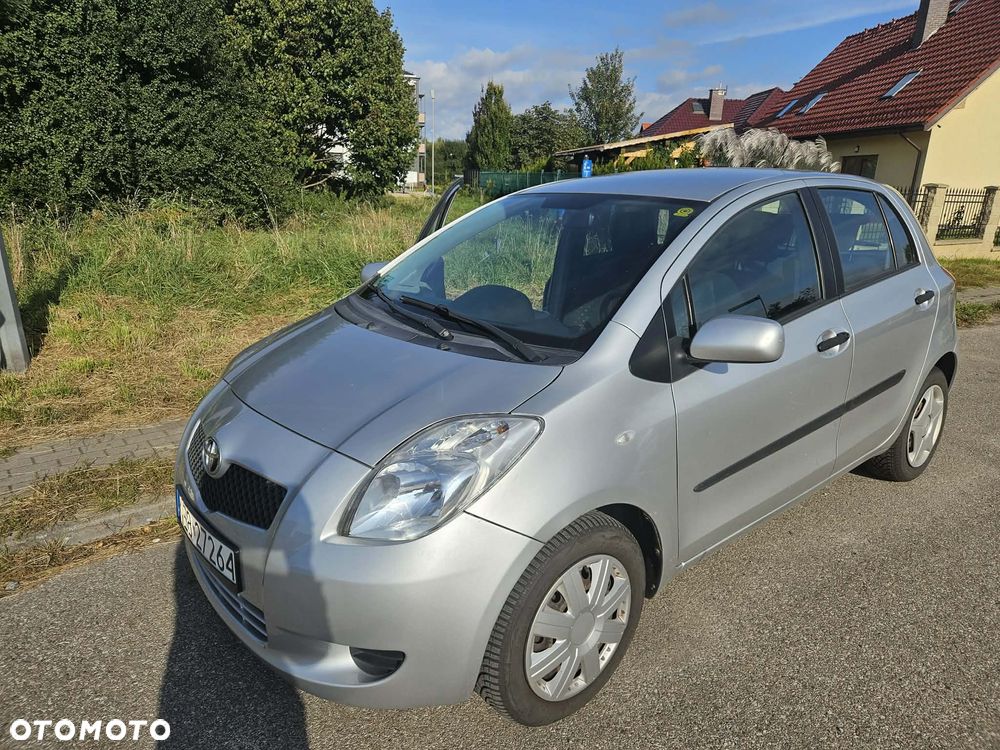 Toyota Yaris - 1