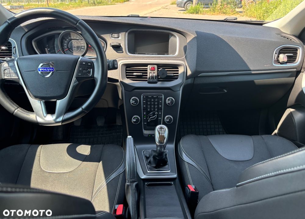 Volvo V40 D2 - 8
