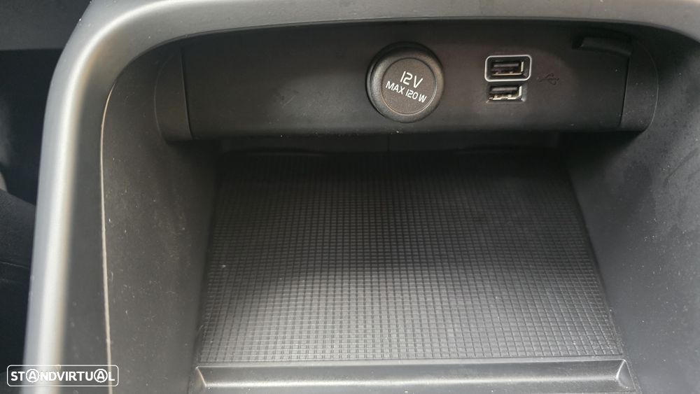 Volvo XC 40 1.5 T5 PHEV Momentum Plus - 37