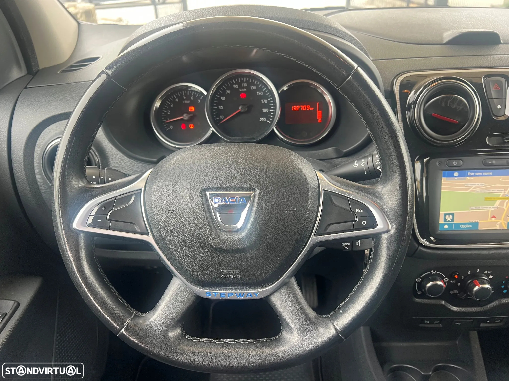 Dacia Lodgy 1.3 TCe Stepway 7L - 24