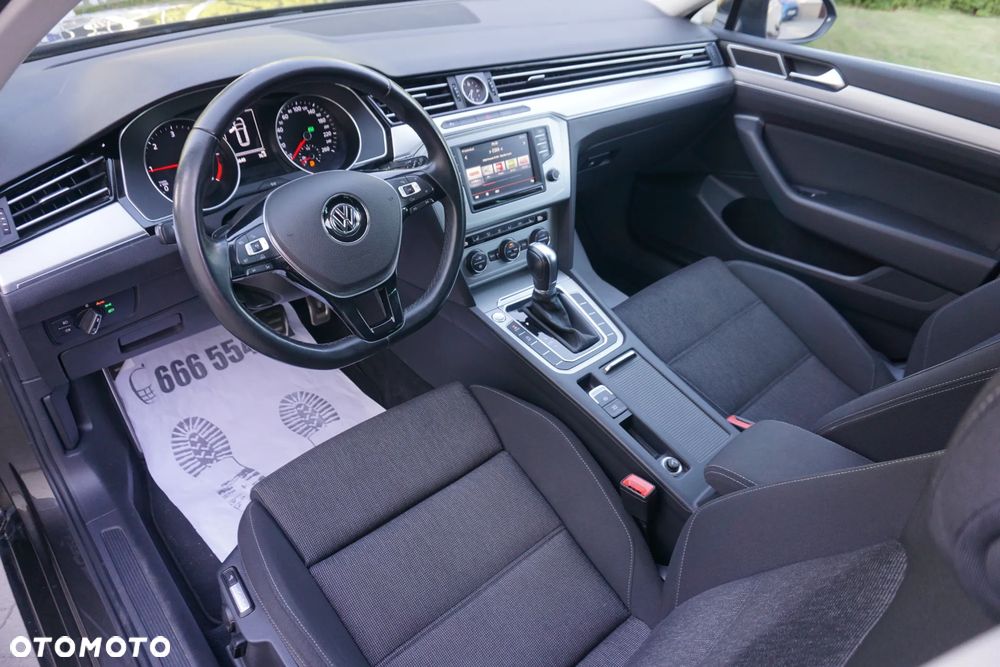 Volkswagen Passat - 8