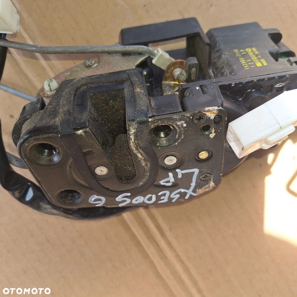 ZAMEK DRZWI LEWY PRZOD 6 PINOW PRAWY PRZOD 2 PINOW MAZDA XEDOS 6 - 4