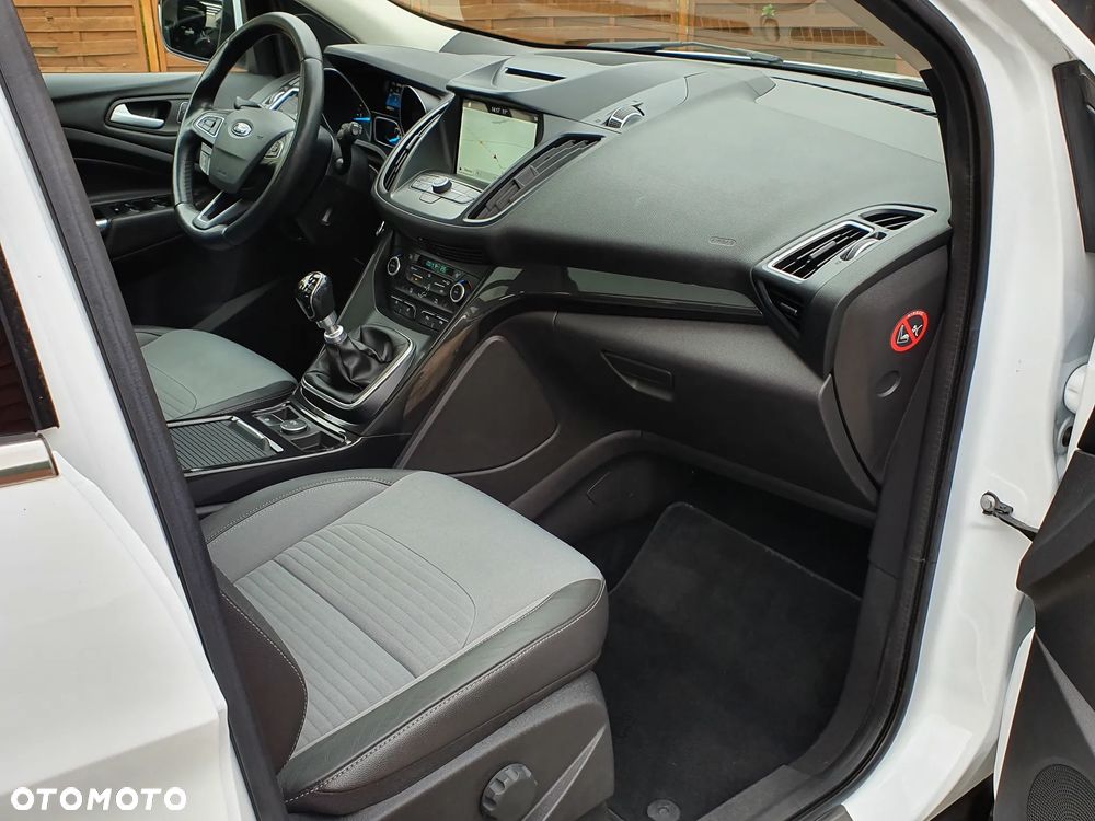 Ford Kuga 2.0 TDCi 2x4 Titanium - 19