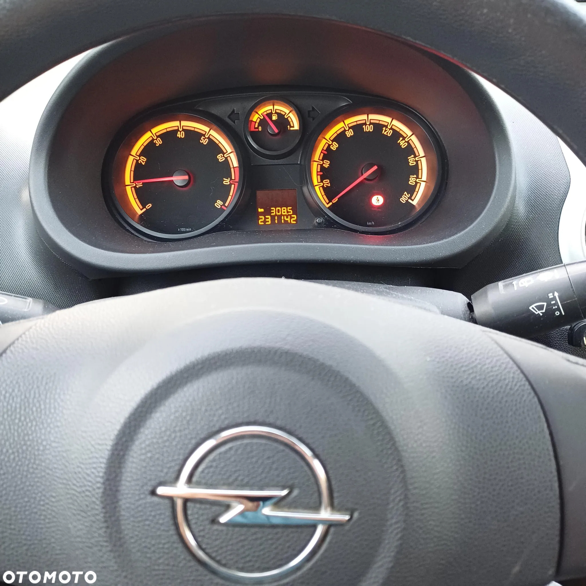 Opel Corsa 1.2 16V Cosmo - 12