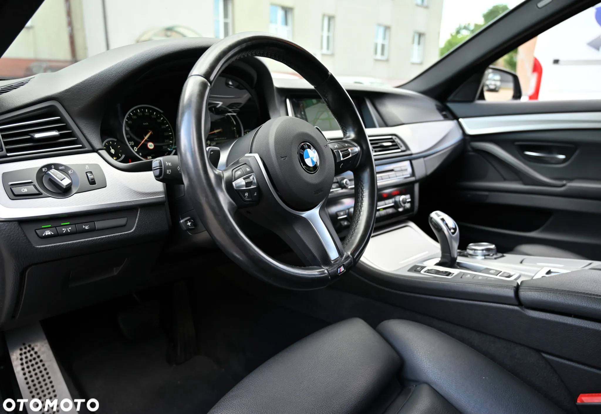 BMW Seria 5 M550d xDrive Touring Sport-Aut - 25