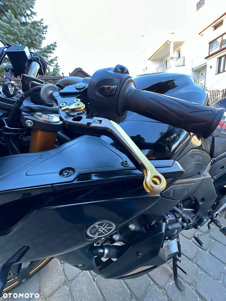 Yamaha FZ8 - 13