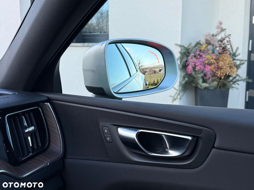 Volvo XC 60 B4 B Plus Bright - 36