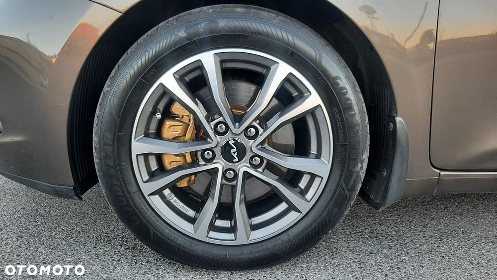 Kia Ceed 1.6 GDI Dream Team Edition - 35