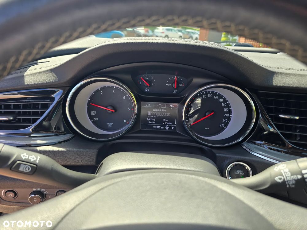 Opel Insignia - 25
