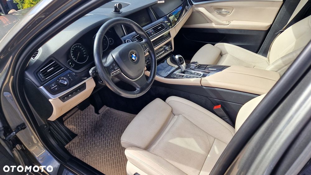 BMW Seria 5 530d xDrive Luxury Line - 11