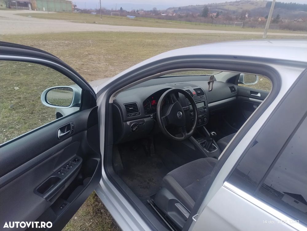 Volkswagen Jetta 1.6 Trendline - 4