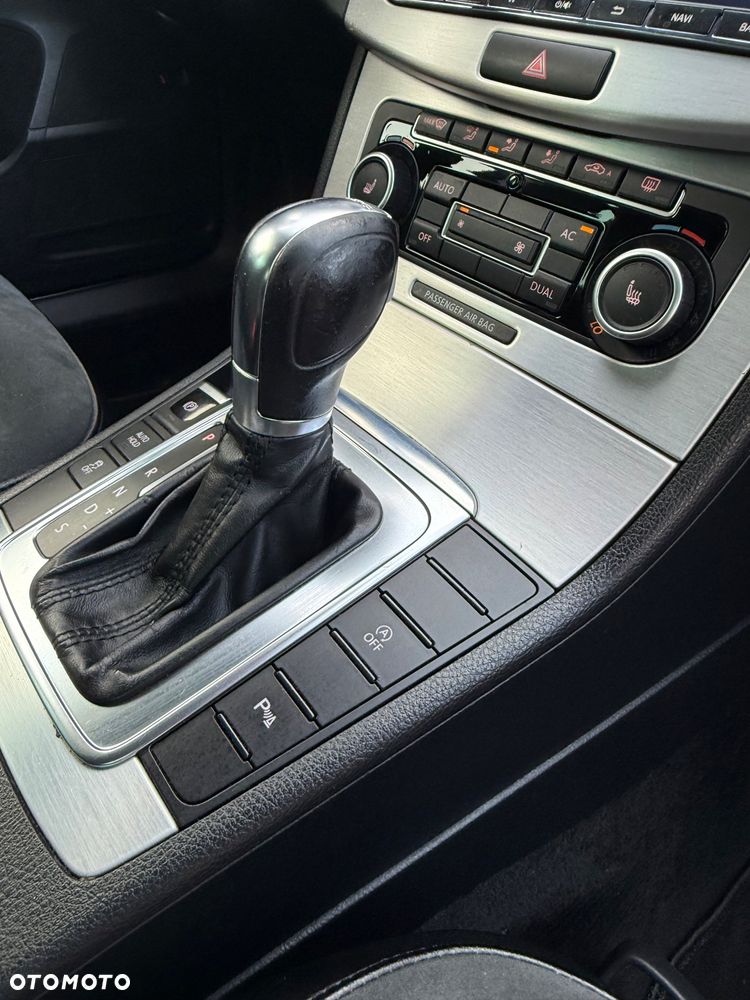 Volkswagen Passat 2.0 TDI DSG BlueMotion Technology Highline - 21