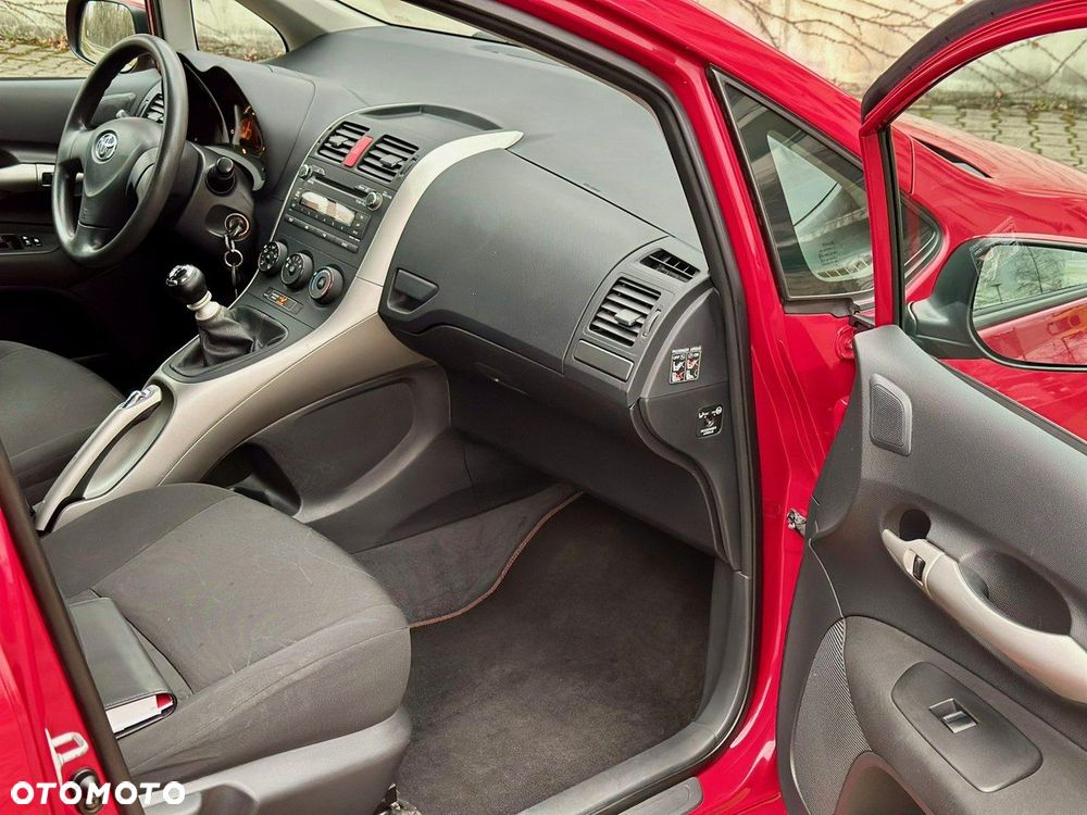 Toyota Auris 1.33 VVT-i Terra - 14