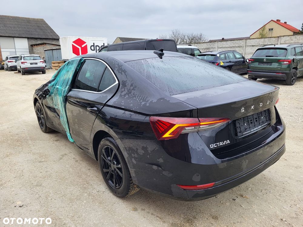 Skoda Octavia 2.0 TDI DSG Exclusive Plus - 8