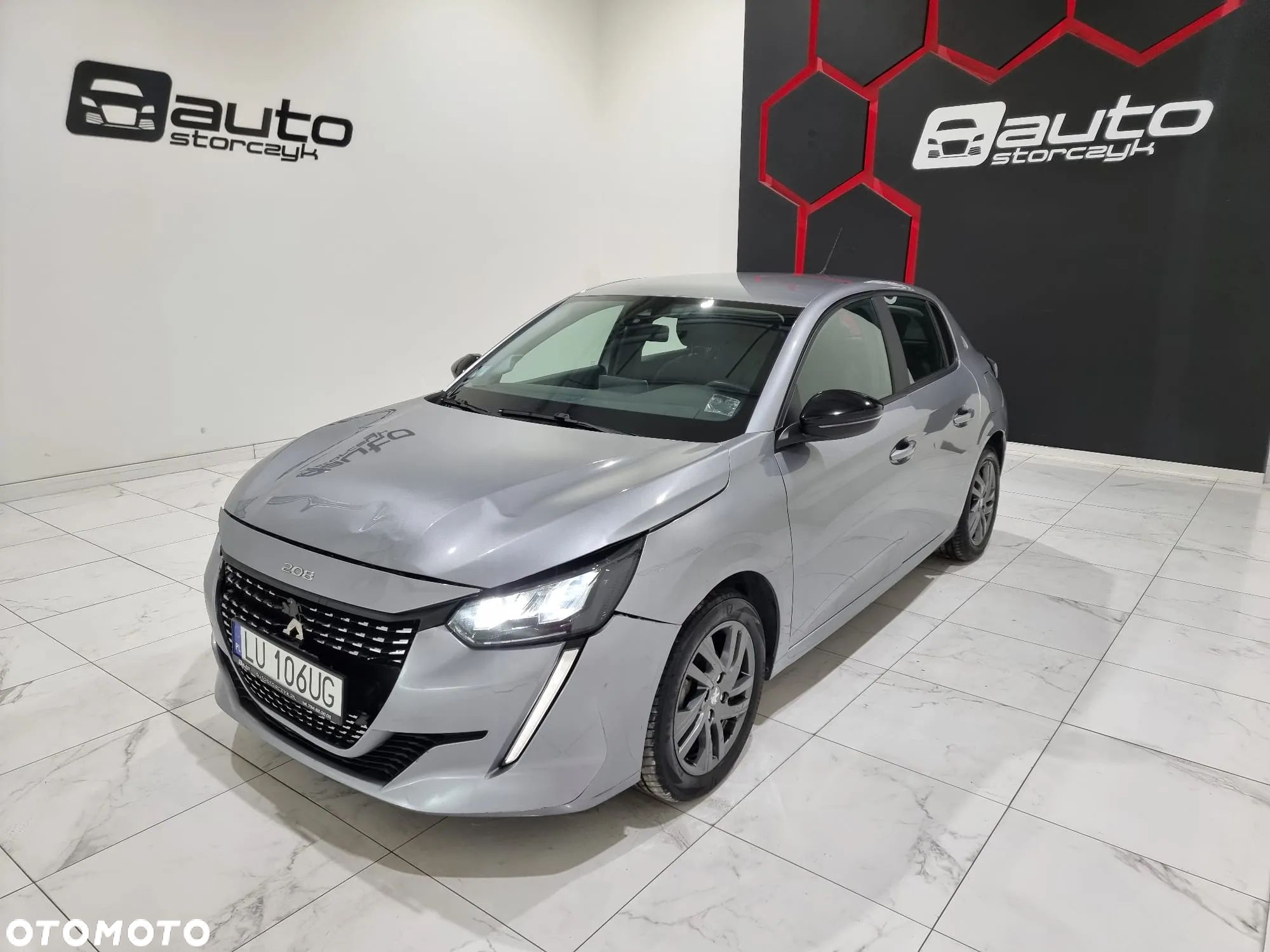 Peugeot 208 - 1